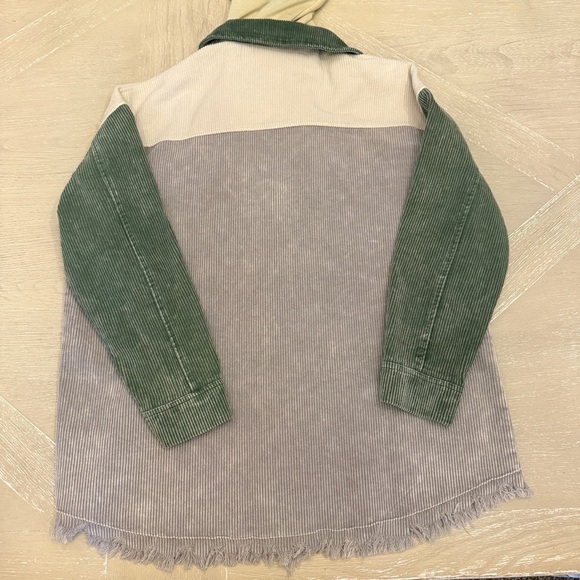 Green and Gray Utility Jacket with Durable Design Colorblock 90’s Distressed - Picture 8 of 11